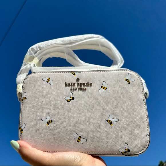 kate spade Handbags - Kate Spade Staci Bee printed crossbody cream and gold NWT